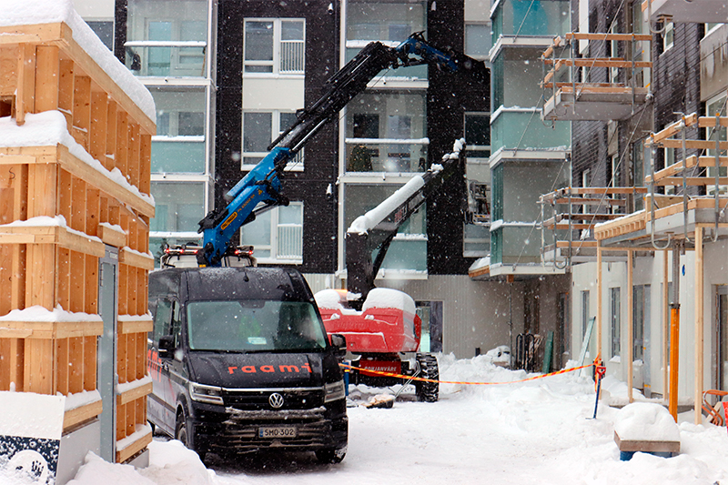 Porraskäytävän ikkunanauhan asennus